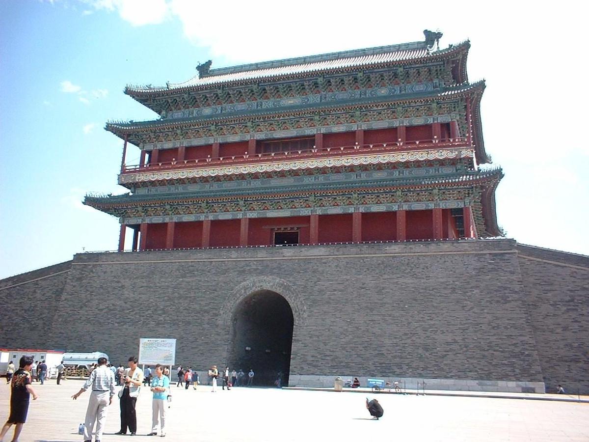【中轴气派与市井百年】前门到大栅栏三小时:触摸京城商脉与国潮新生